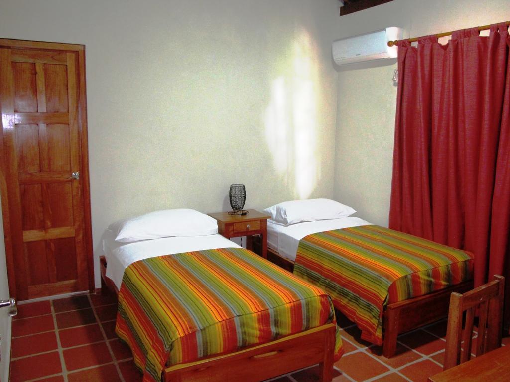 Hotel Iguanito Santa Catalina Szoba fotó